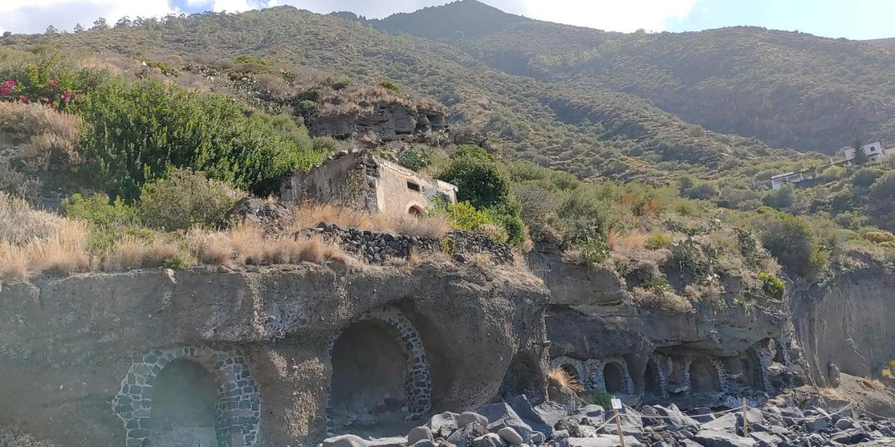 Villa Insolia Santa Marina Salina Bagian luar foto