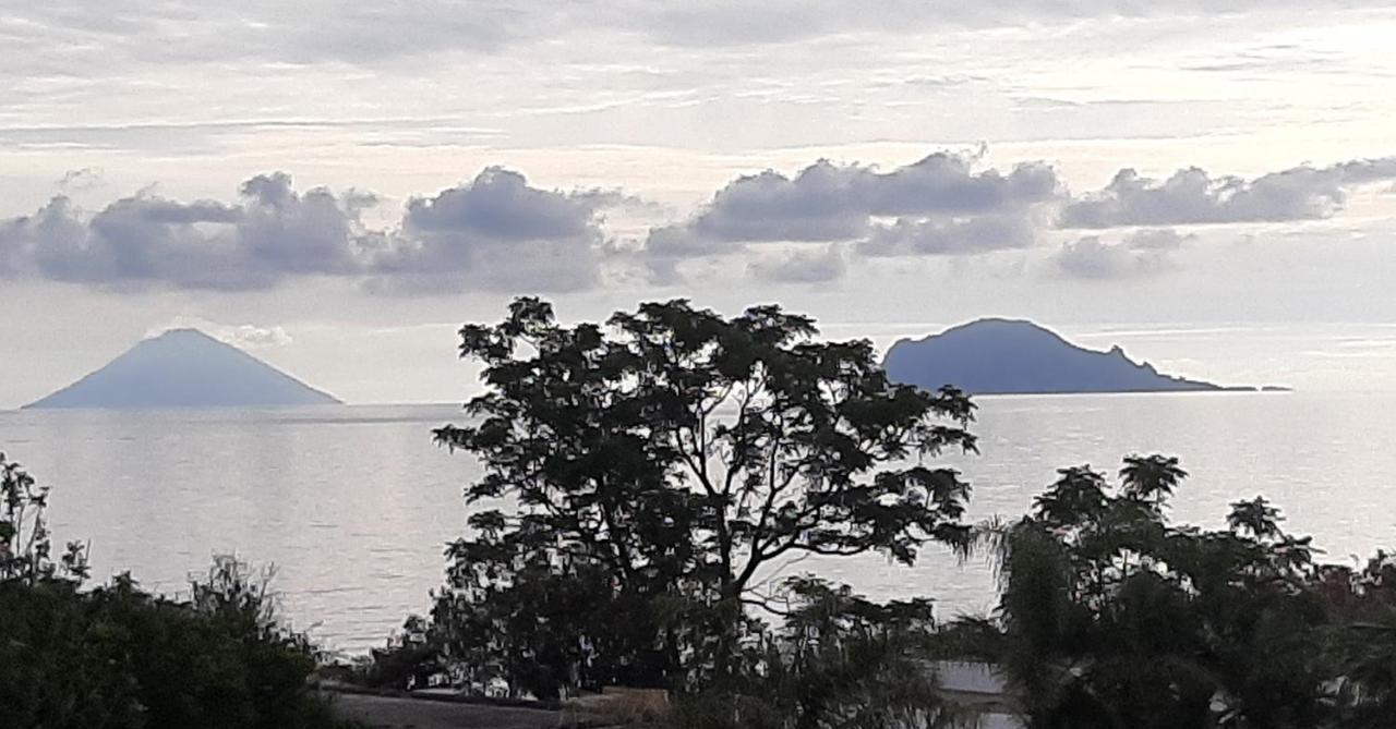Villa Insolia Santa Marina Salina Bagian luar foto