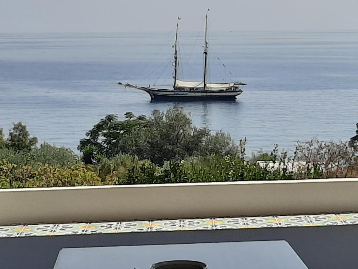 Villa Insolia Santa Marina Salina Bagian luar foto