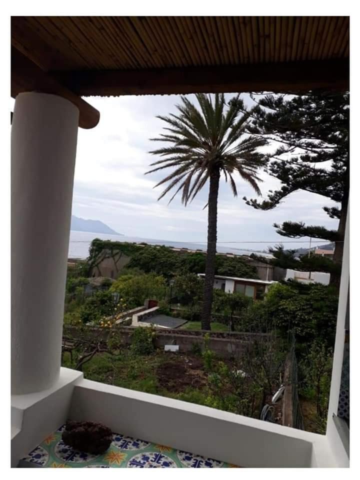 Villa Insolia Santa Marina Salina Ruang foto