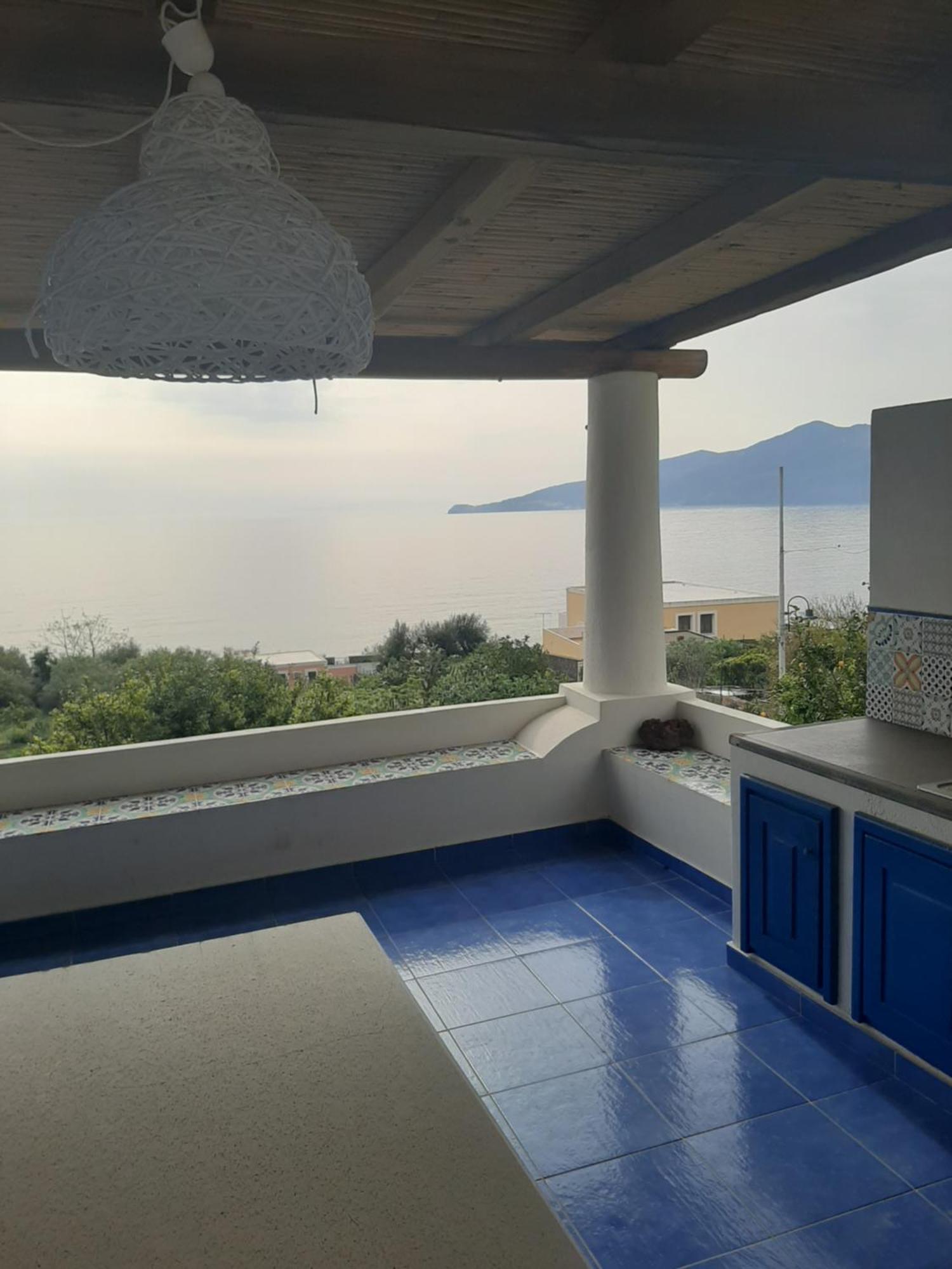 Villa Insolia Santa Marina Salina Ruang foto